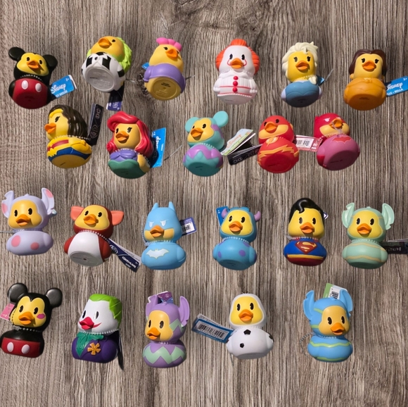 NWT Set Of 22 Disney WB & DC Comics Rubber Ducks Collection! Free Shipping!